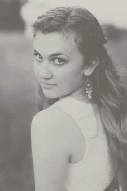 Example of the best pittsburgh senior pictures by Nate Weatherly Photography - High School senior wearing a white dress in a field for black and white portraits
